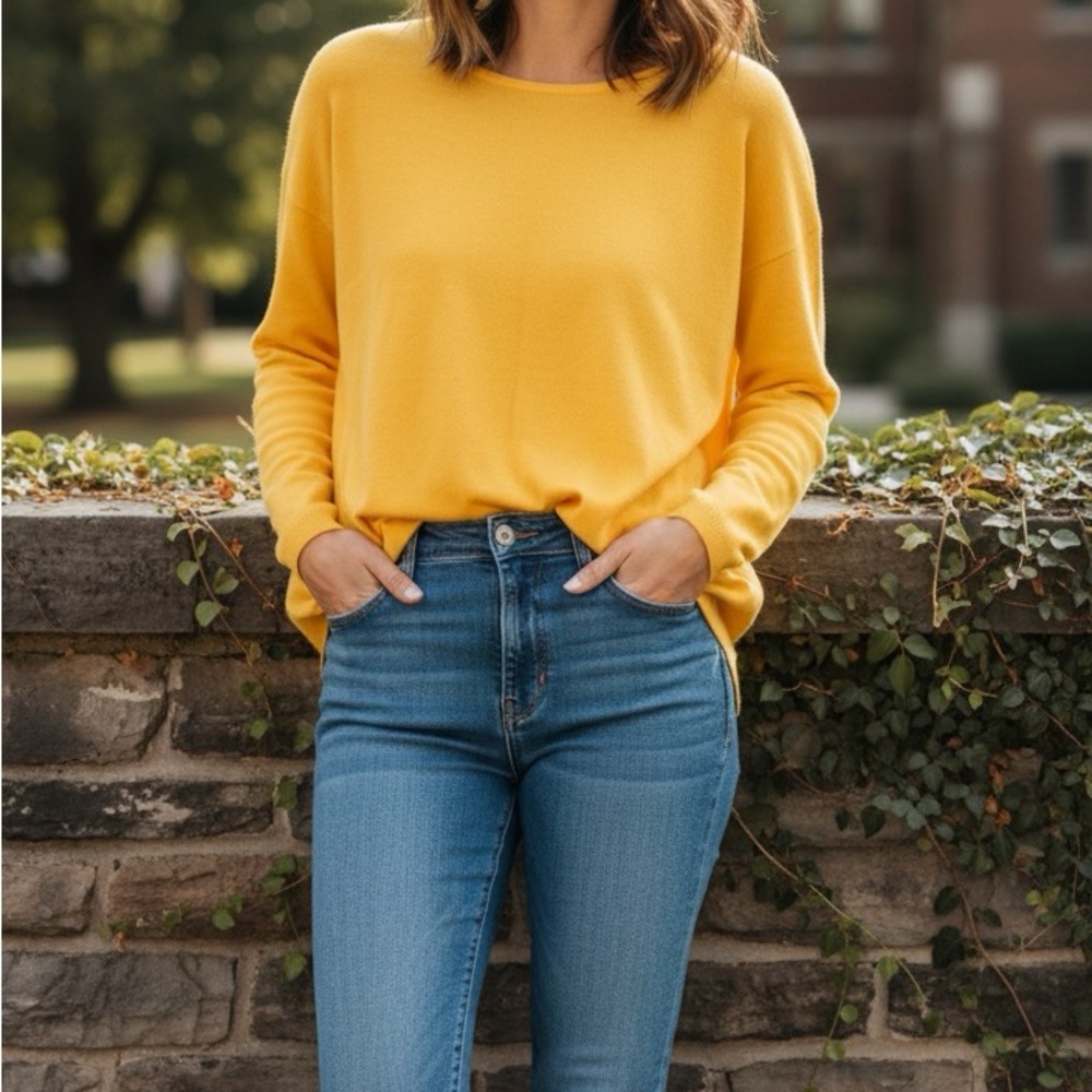 Lafayette 148 New York Long Sleeve knit Top Size small solid Gold color